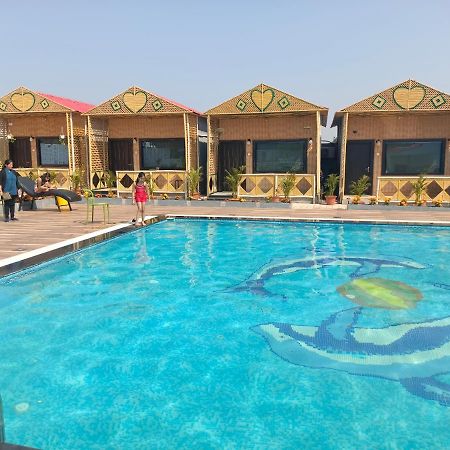 Midwaay Resort Patratu Eksteriør bilde